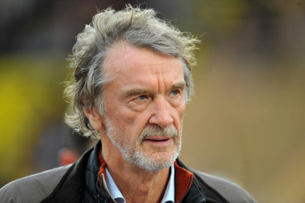 泰晤士:曼联取消了部分的福利,此举令俱乐部的员工感到失望