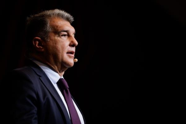 世体:拉波尔塔希望巴萨踢好最后几场比赛,也将对球员未来评估