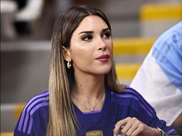 劳塔罗妻子:有两个人朝我的汽车吐口水,这真的很愚蠢